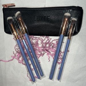 Luxie 5 pcs Makeup Brushes with Case